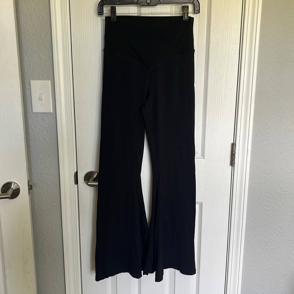 Used off-line by Aerie Black Size Large, Short super flare high-rise legging.